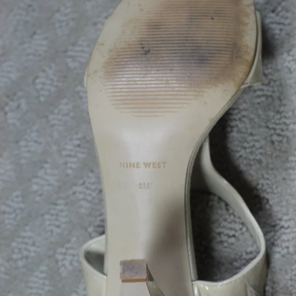 Nine West Size 8M Cream Patent Leather 4